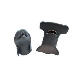 FLIPPER SCAR Pizza Hut 1996 Squirting Hand Puppets Dolphin Shark lot 2 w/ bags